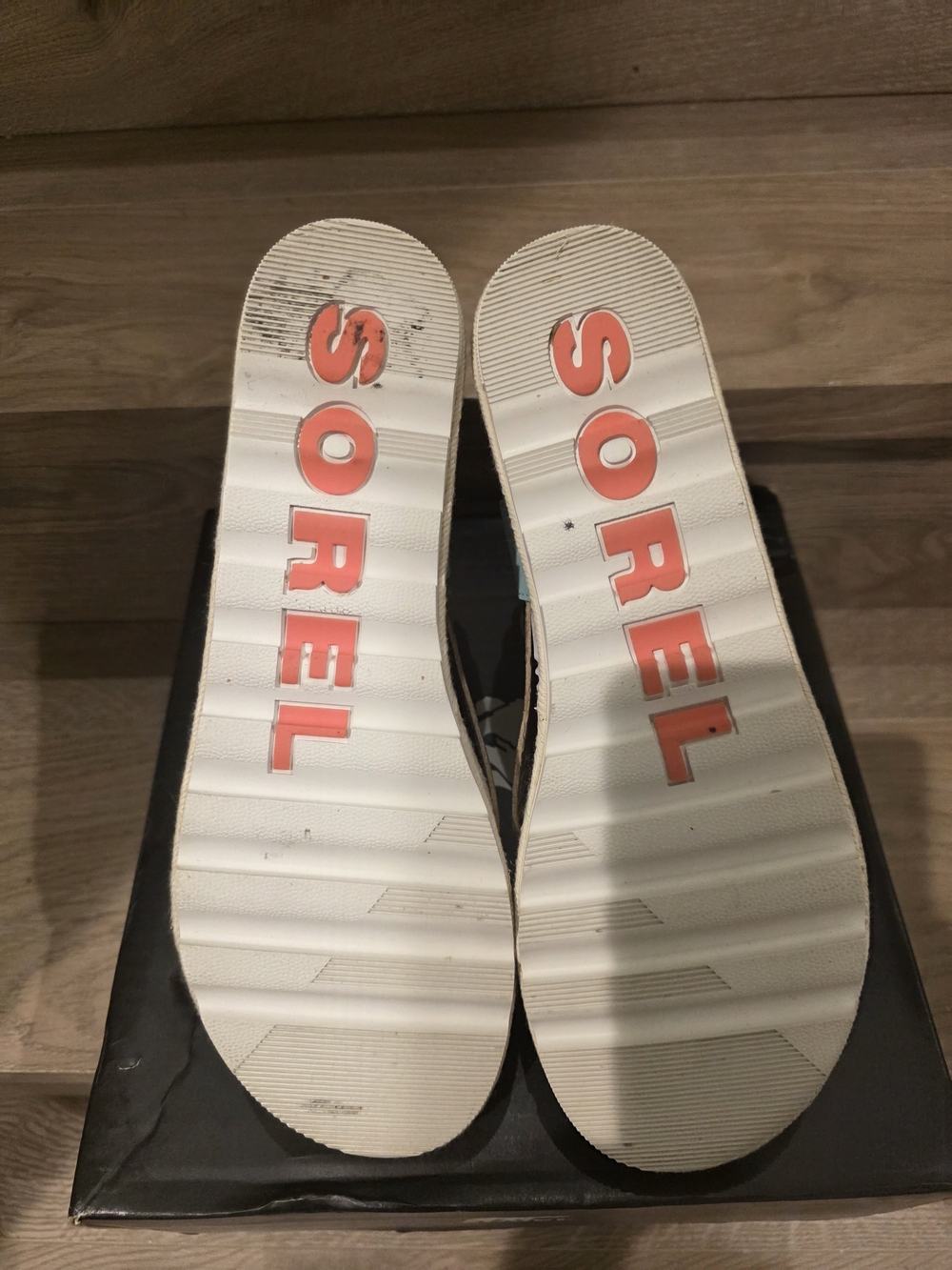 Sorel Cameron Flatform Sandal in colorblock suede - Picture 6 of 7